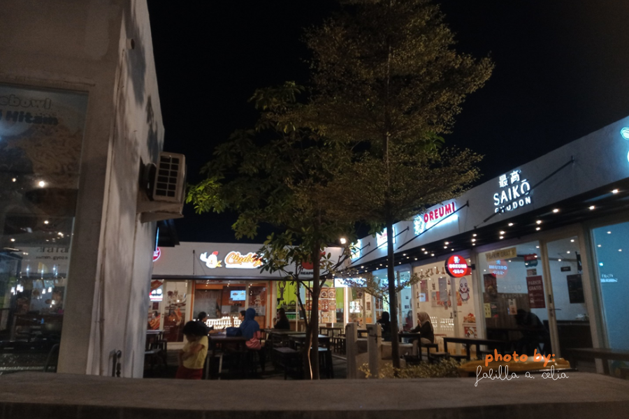 Gion Market Creative Hub tempat makan santai di surabaya