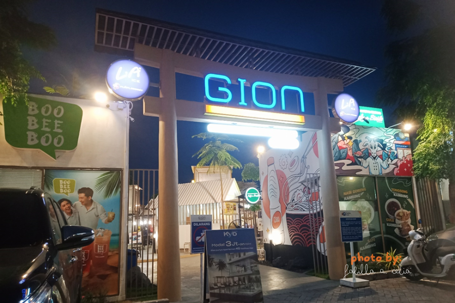 Pintu Masuk Utama ke Gion Market Creative Hub