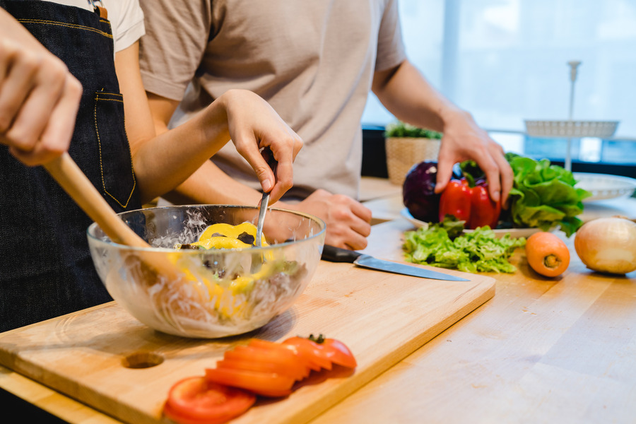 Ingin Jago Masak? Wajib Ketahui 12 Teknik Memasak Ini!