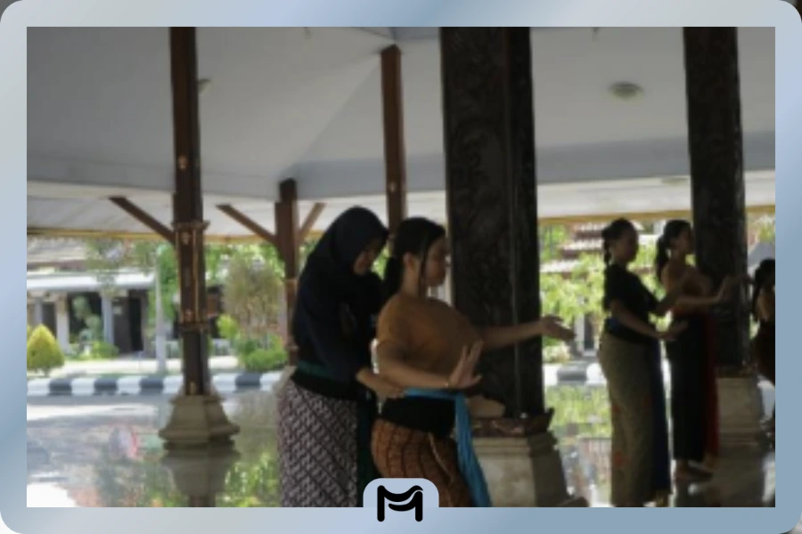 Tari Sanggar Pendopo Blitar