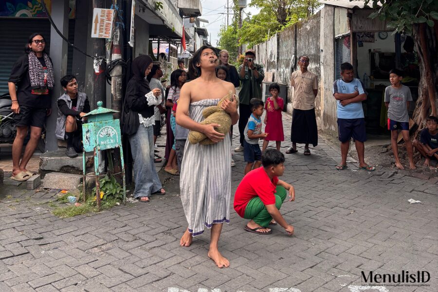 Performance Art MBAF 13 Sesudahmu Sesudahku